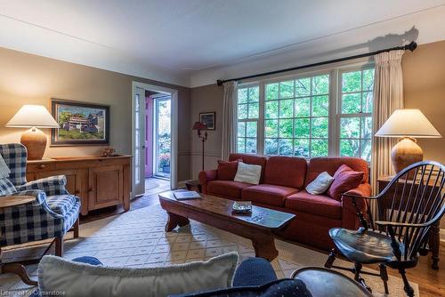 72 St Margarets Road, Ancaster, ON - Indoor Photo Showing Living Room