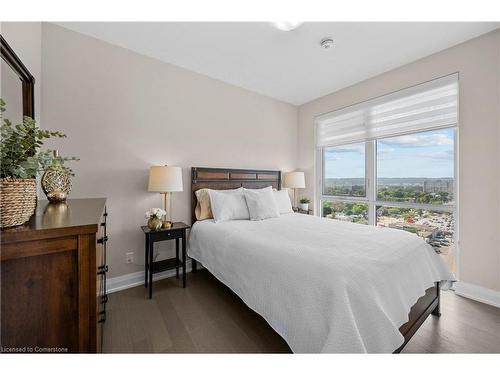 1508-2025 Maria Street, Burlington, ON - Indoor Photo Showing Bedroom