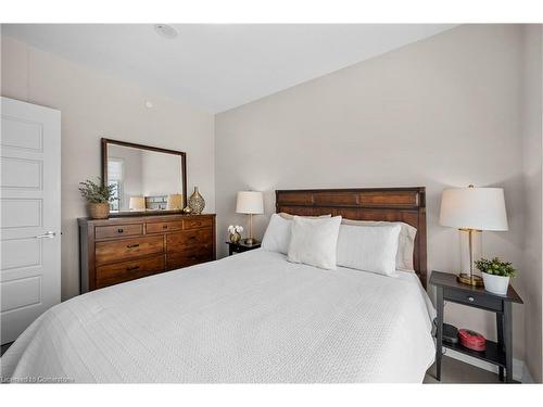 1508-2025 Maria Street, Burlington, ON - Indoor Photo Showing Bedroom