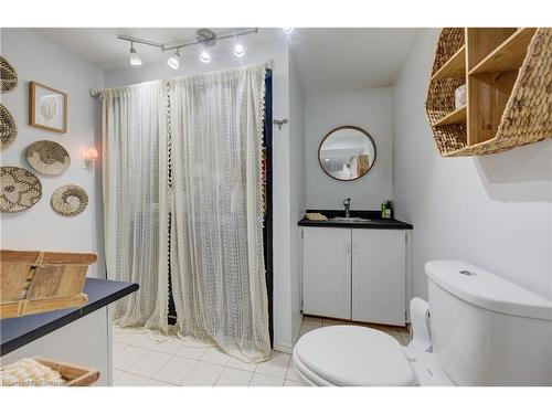 40-255 Mount Albion Road, Hamilton, ON - Indoor Photo Showing Bathroom