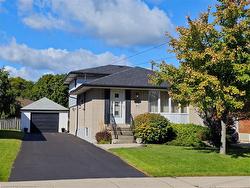 165 Hoover Crescent  Hamilton, ON L9A 3H2