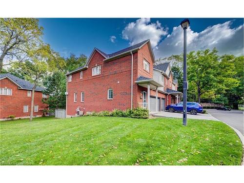 21-120 Beddoe Drive, Hamilton, ON - Outdoor