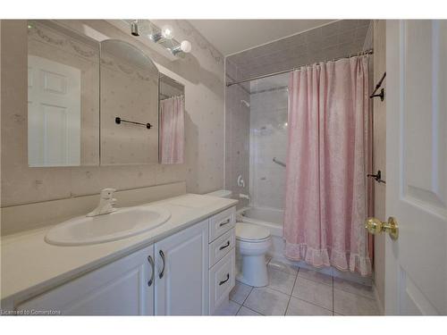 21-120 Beddoe Drive, Hamilton, ON - Indoor Photo Showing Bathroom