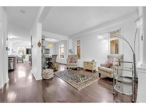 5421 Bestview Way, Mississauga, ON - Indoor Photo Showing Living Room