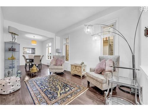 5421 Bestview Way, Mississauga, ON - Indoor Photo Showing Living Room