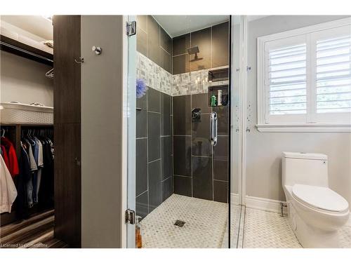 317 Glenholme Avenue, Hamilton, ON - Indoor Photo Showing Bathroom