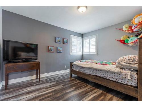 317 Glenholme Avenue, Hamilton, ON - Indoor Photo Showing Bedroom