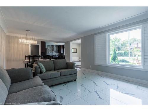 317 Glenholme Avenue, Hamilton, ON - Indoor Photo Showing Living Room