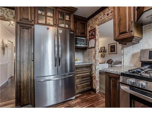 2348 Tweedsmuir Court, Burlington, ON - Indoor Photo Showing Kitchen With Stainless Steel Kitchen