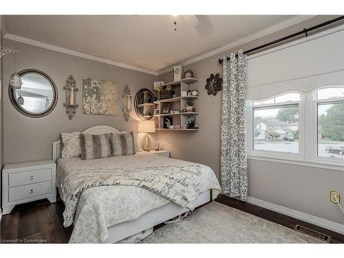 2348 Tweedsmuir Court, Burlington, ON - Indoor Photo Showing Bedroom