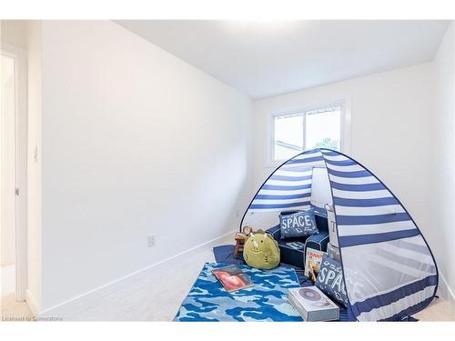 26 Woodman Drive N, Hamilton, ON - Indoor Photo Showing Bedroom