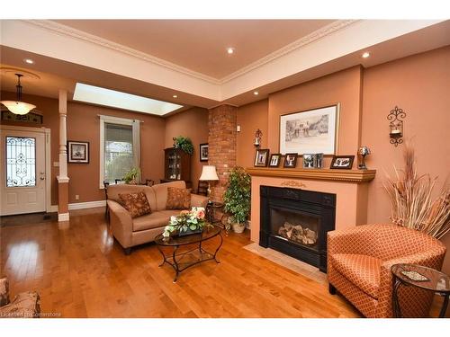 152 Homewood Avenue, Hamilton, ON - Indoor Photo Showing Living Room With Fireplace