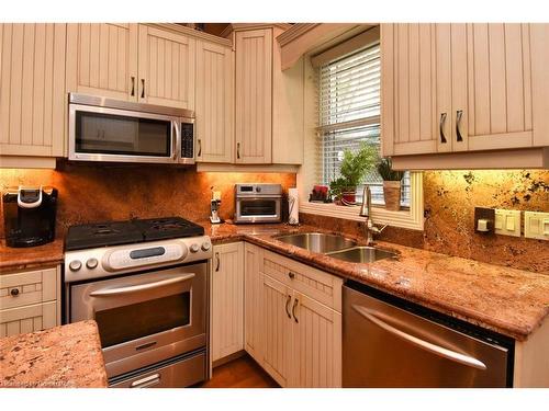 152 Homewood Avenue, Hamilton, ON - Indoor Photo Showing Kitchen With Double Sink