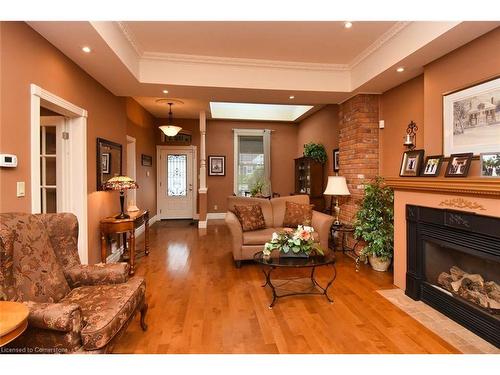 152 Homewood Avenue, Hamilton, ON - Indoor Photo Showing Living Room With Fireplace