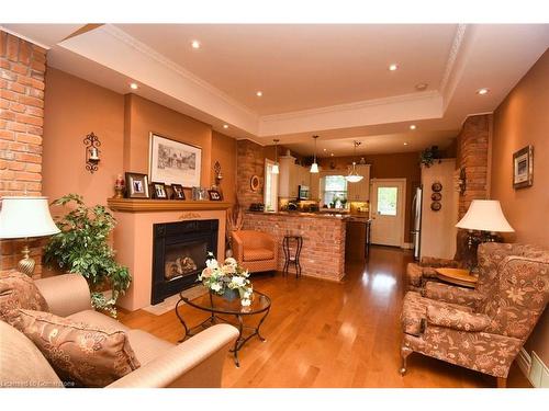 152 Homewood Avenue, Hamilton, ON - Indoor Photo Showing Living Room With Fireplace