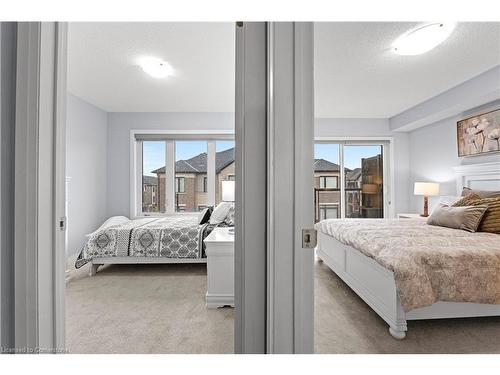 11-17-585 Colborne Street E, Brantford, ON - Indoor Photo Showing Bedroom