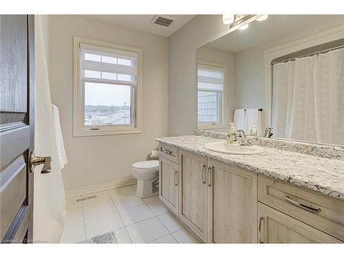 155 Lametti Drive, Fonthill, ON - Indoor Photo Showing Bathroom