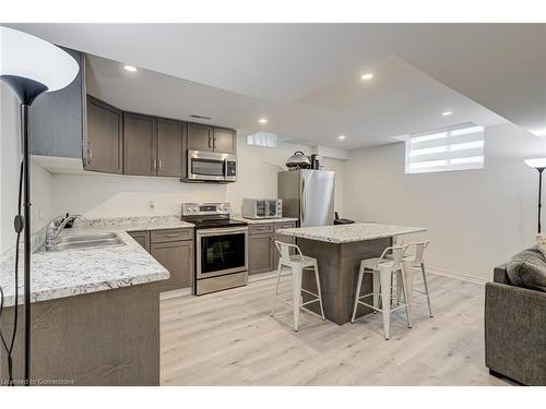 155 Lametti Drive, Fonthill, ON - Indoor Photo Showing Kitchen