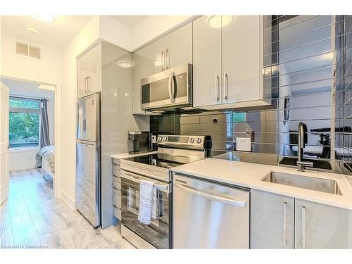 218-6065 Mcleod Road, Niagara Falls, ON - Indoor Photo Showing Kitchen