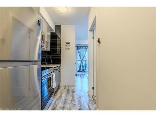 218-6065 Mcleod Road, Niagara Falls, ON - Indoor Photo Showing Kitchen