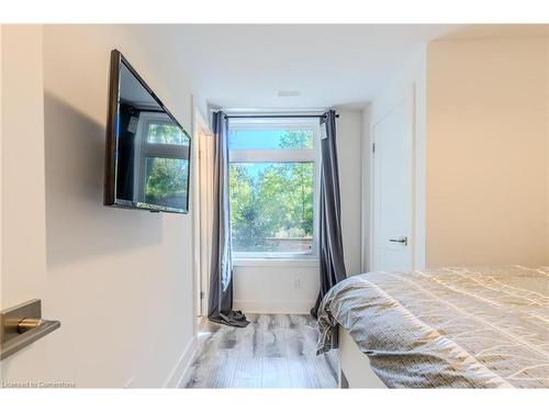 218-6065 Mcleod Road, Niagara Falls, ON - Indoor Photo Showing Bedroom