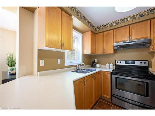 2960 Glover Lane, Burlington, ON - Indoor Photo Showing Kitchen With Double Sink