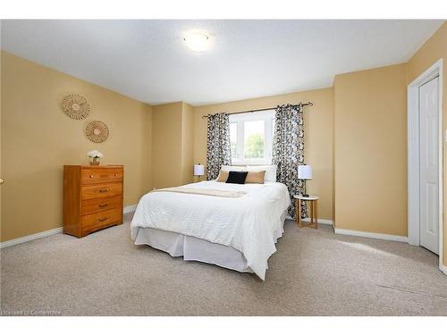 2960 Glover Lane, Burlington, ON - Indoor Photo Showing Bedroom