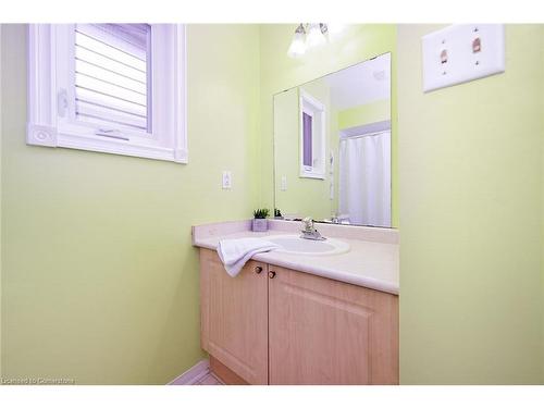 2960 Glover Lane, Burlington, ON - Indoor Photo Showing Bathroom