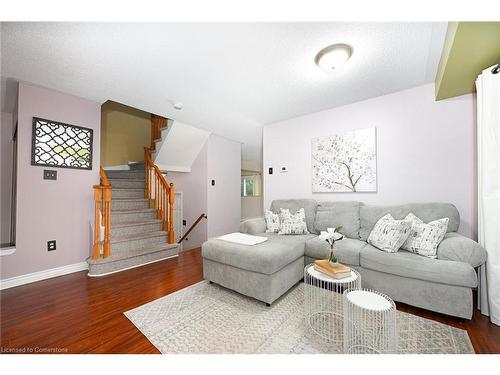 2960 Glover Lane, Burlington, ON - Indoor Photo Showing Living Room