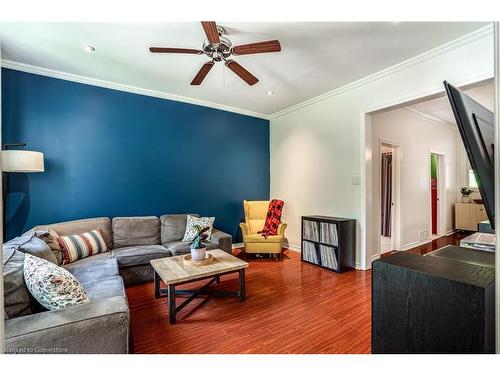 117 Ferguson Avenue S, Hamilton, ON - Indoor Photo Showing Living Room