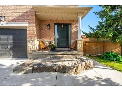 4000 Alexan Crescent, Burlington, ON - Outdoor