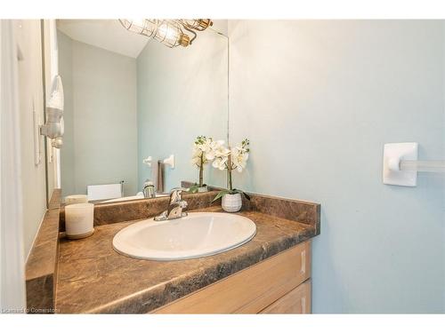 4000 Alexan Crescent, Burlington, ON - Indoor Photo Showing Bathroom