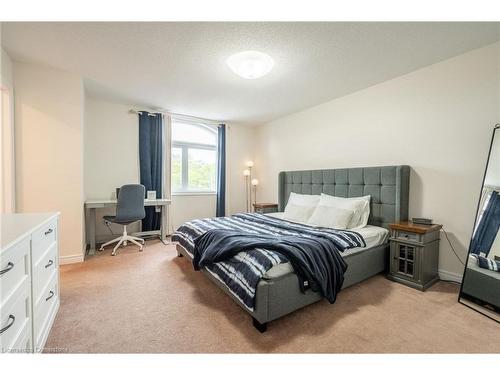 4000 Alexan Crescent, Burlington, ON - Indoor Photo Showing Bedroom