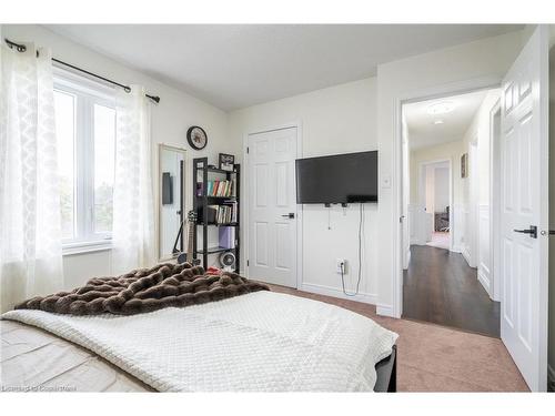 4000 Alexan Crescent, Burlington, ON - Indoor Photo Showing Bedroom