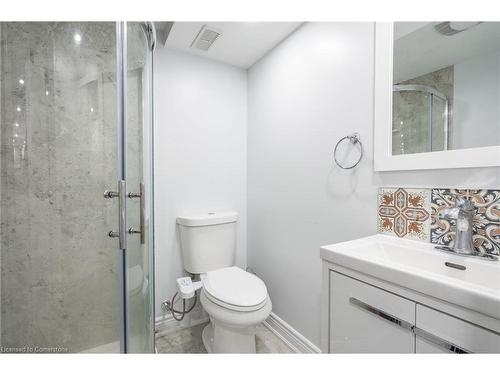 4000 Alexan Crescent, Burlington, ON - Indoor Photo Showing Bathroom