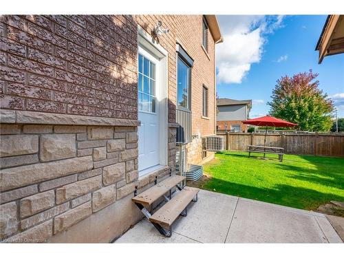 4000 Alexan Crescent, Burlington, ON - Outdoor