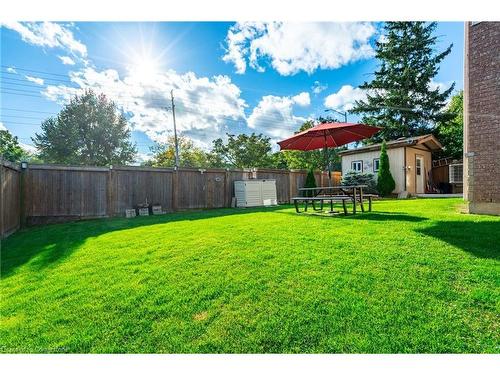 4000 Alexan Crescent, Burlington, ON - Outdoor With Backyard