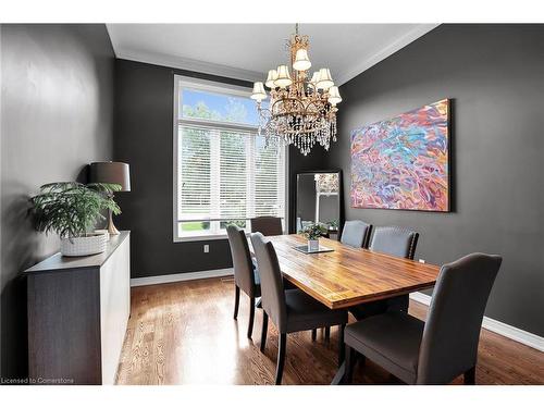 202 Livingston Avenue, Grimsby, ON - Indoor Photo Showing Dining Room