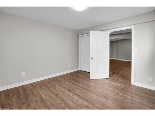 202 Livingston Avenue, Grimsby, ON - Indoor Photo Showing Other Room