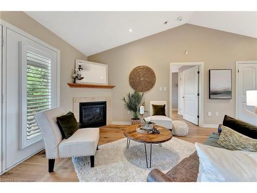 571 Haldimand Road 17, Dunnville, ON - Indoor Photo Showing Living Room With Fireplace