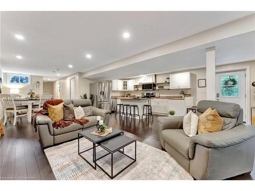 571 Haldimand Road 17, Dunnville, ON - Indoor Photo Showing Living Room