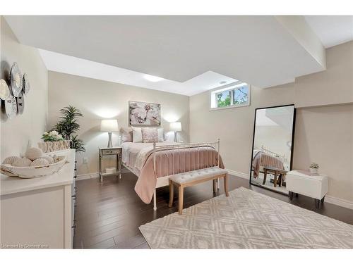 571 Haldimand Road 17, Dunnville, ON - Indoor Photo Showing Bedroom