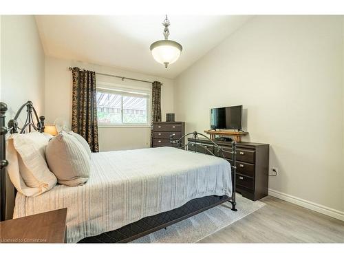 58D Harris Avenue, Brantford, ON - Indoor Photo Showing Bedroom