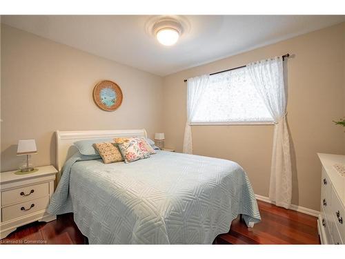 27 Warkdale Drive W, St. Catharines, ON - Indoor Photo Showing Bedroom