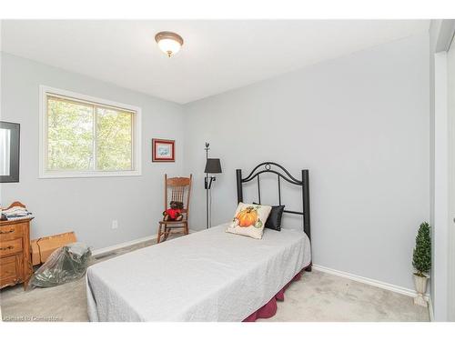 10-54 Argyle Street S, Caledonia, ON - Indoor Photo Showing Bedroom