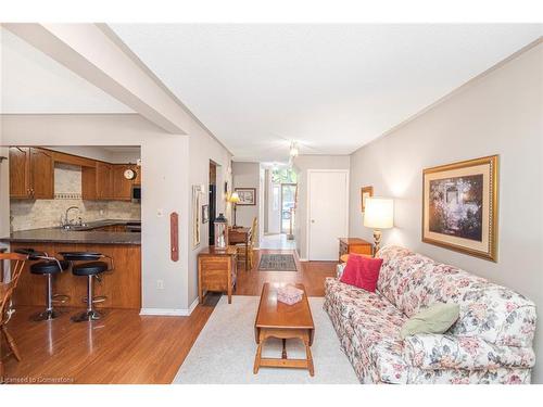 10-54 Argyle Street S, Caledonia, ON - Indoor Photo Showing Living Room