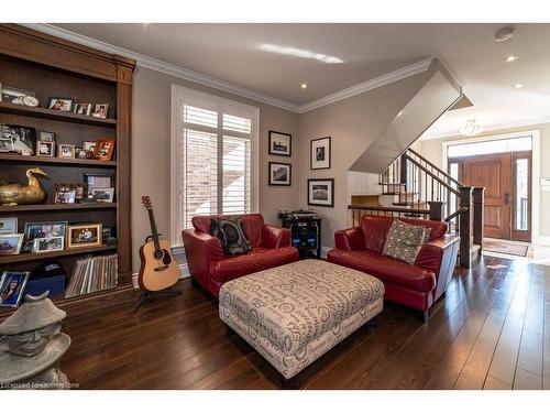 67 Alma Street, Dundas, ON - Indoor Photo Showing Living Room