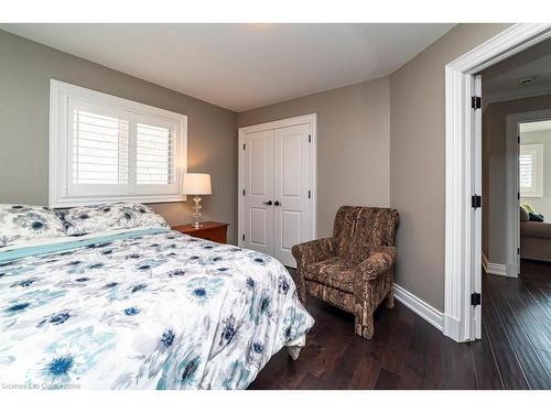 67 Alma Street, Dundas, ON - Indoor Photo Showing Bedroom