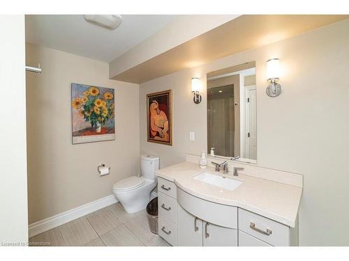 67 Alma Street, Dundas, ON - Indoor Photo Showing Bathroom