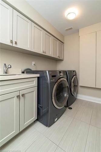 67 Alma Street, Dundas, ON - Indoor Photo Showing Laundry Room